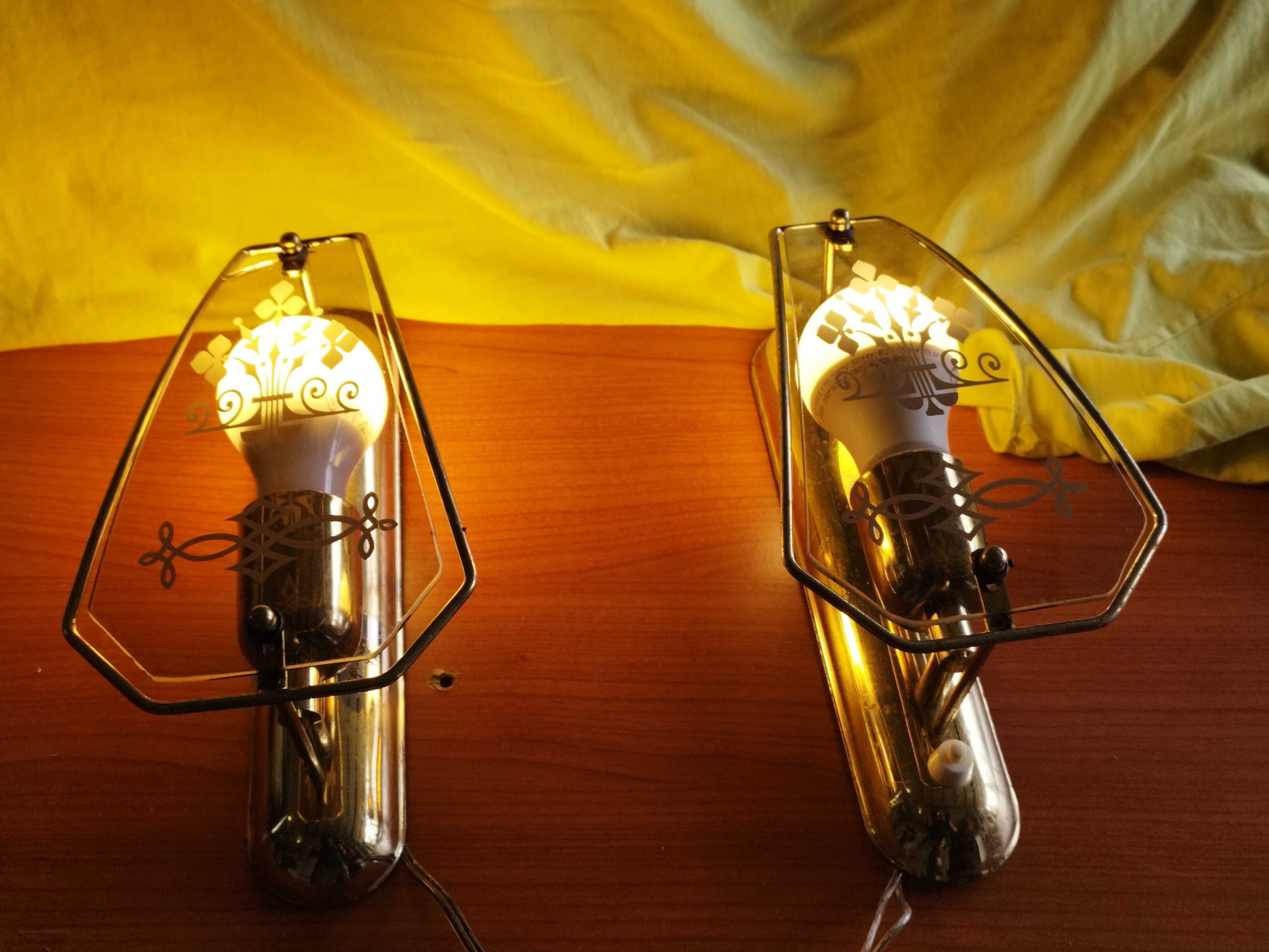 Стенни лампи - 2бр. аплици със златиста основа и стъкло