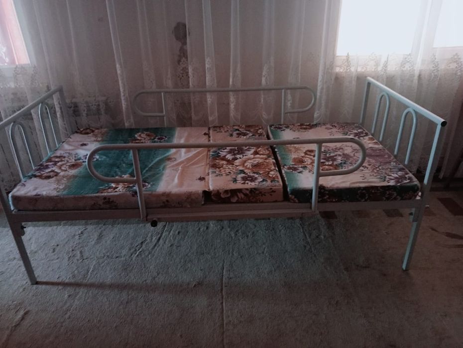 Медицинская кровать