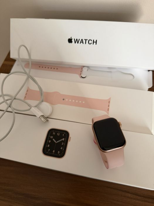 Apple watch se pink