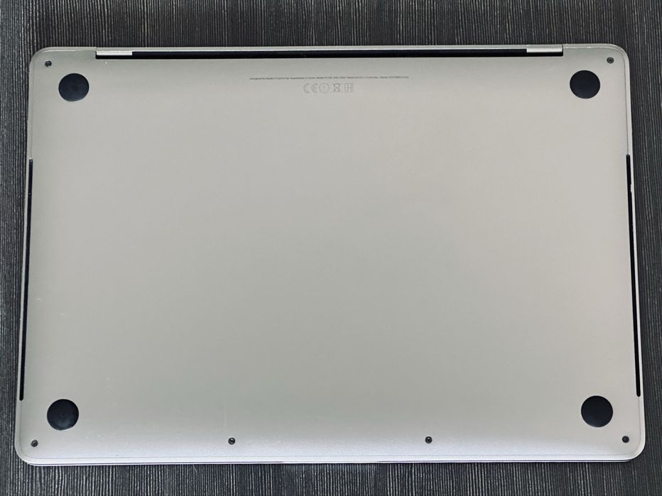Macbook Pro 13 inch 2017 A1706 91% battery