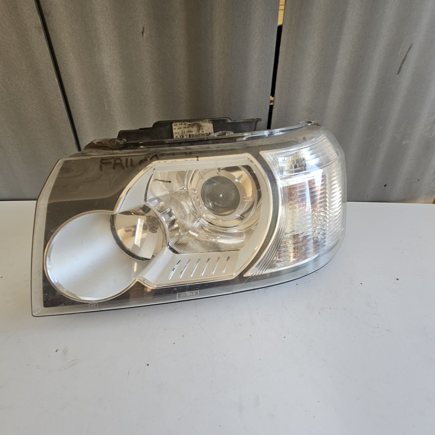 Десен фар Freelander 2 II 06-11 Xenon Land Rover