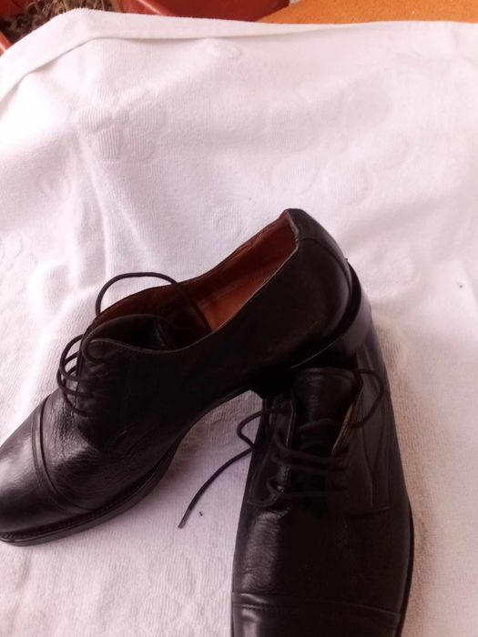 Pantofi de piele culoarea neagră