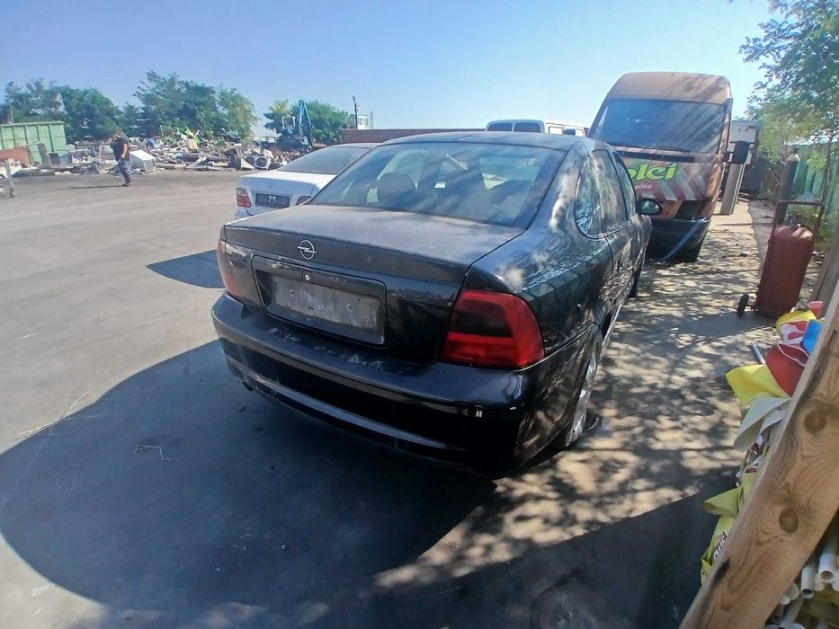 Dezmembram opel vectra b