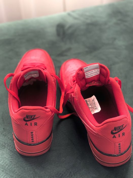 Vând adidasi NIKE Air Force 1 triple gym