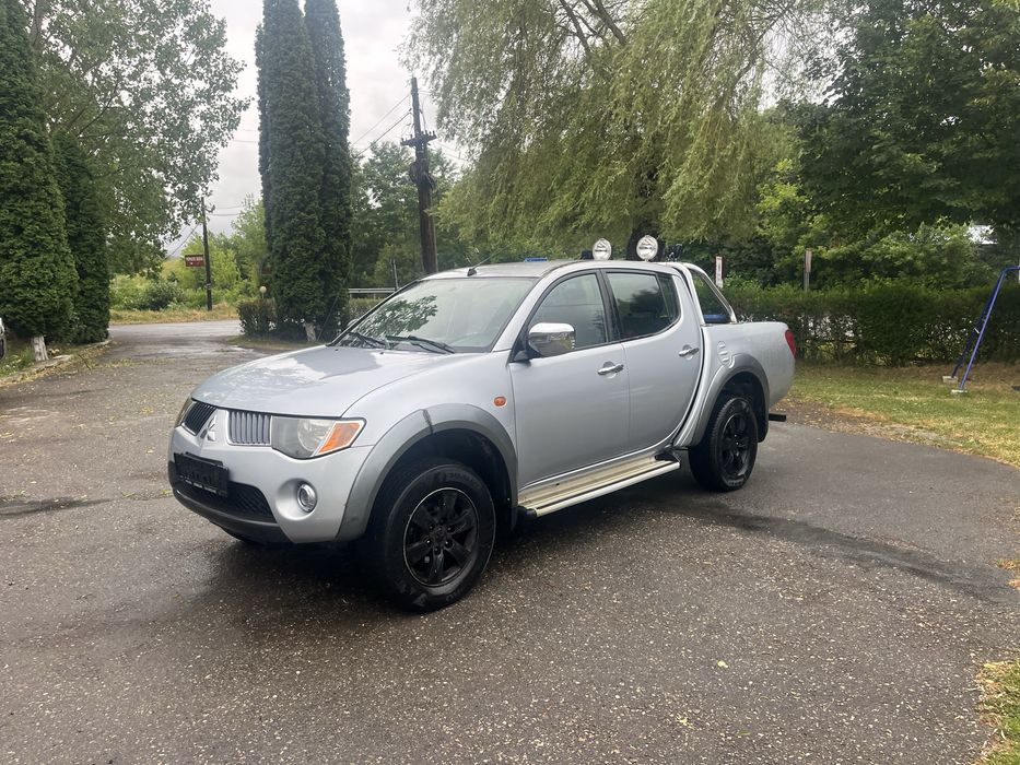 Mitsubishi L200 2.5did autoutilitar automat recent adus