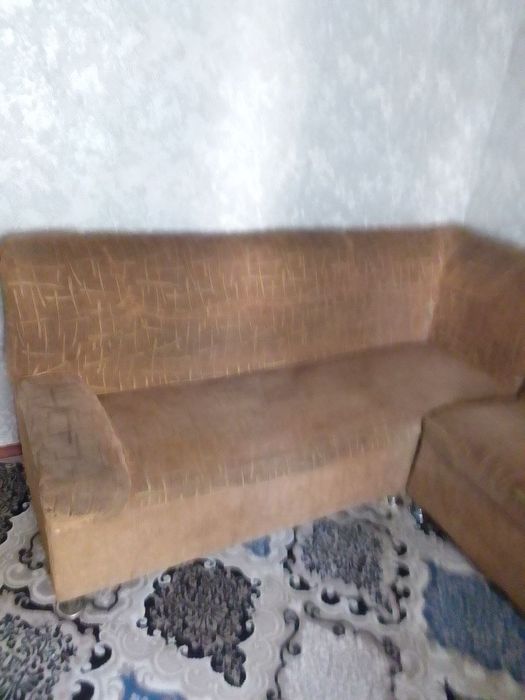 уголок сотилади б/у