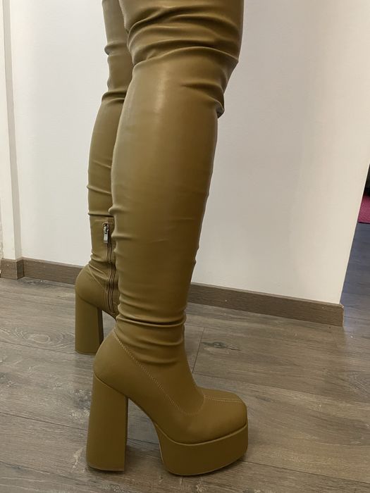 Cizme peste Genunchi