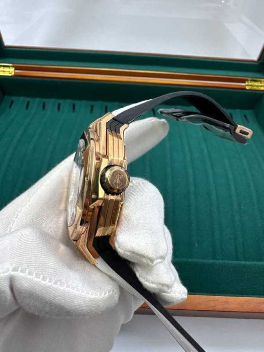 Hublot Big Bang Sang Bleu II King Gold