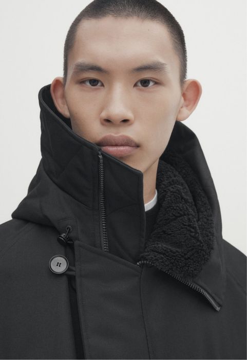 Jacheta parka Massimo Dutti, Studio