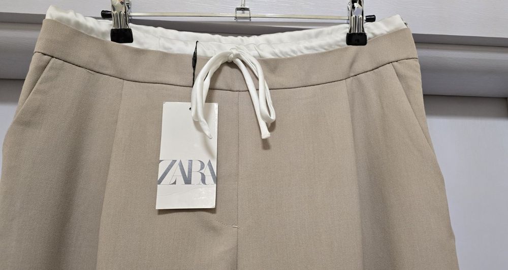 Нов със етикет.  Дамски панталон . ZARA.