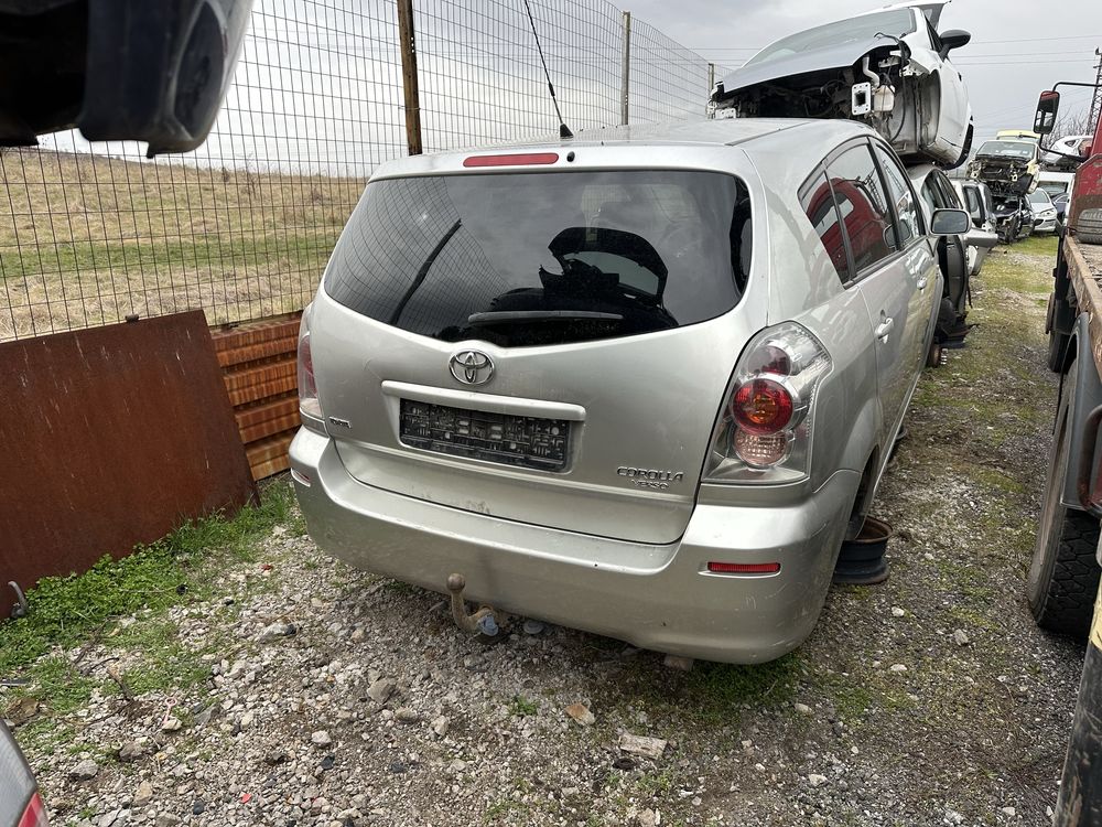 Toyota Corola Verso 2.2 d-cat НА ЧАСТИ