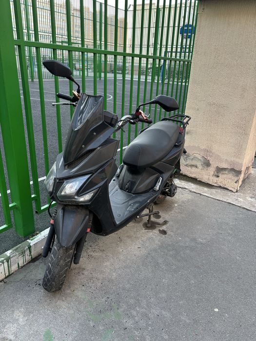 Продам мопед 180