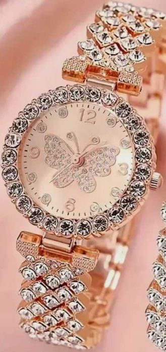 Часы женские наручные кварцевые со стразами