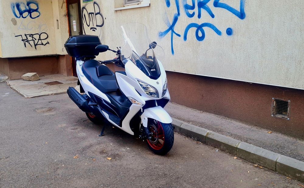 Suzuki Burgman 400cm(nu honda, sym, aprilia)