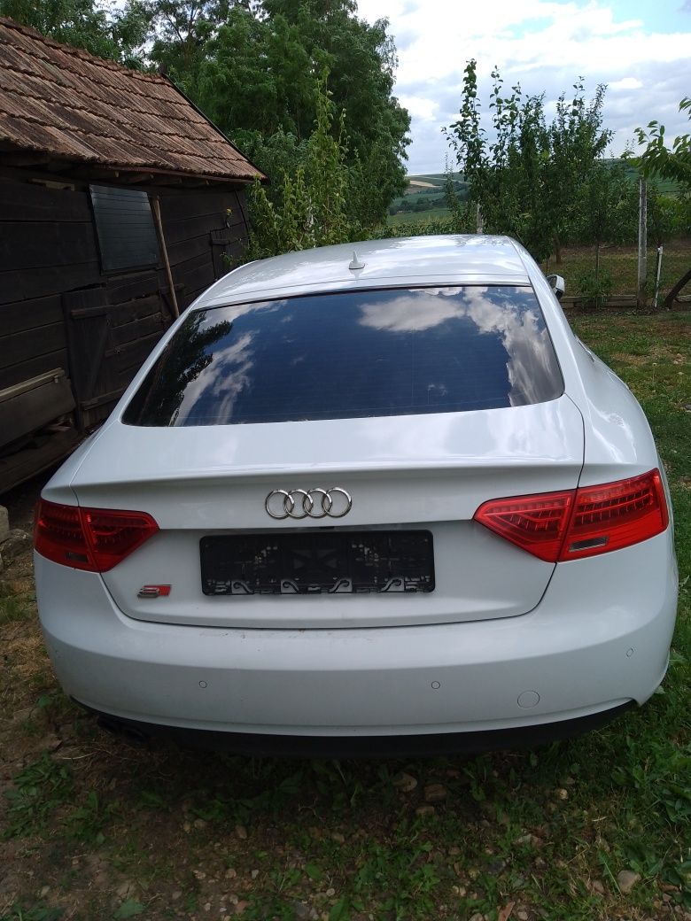 Audi A 5 anul 2014