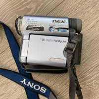 Продается Handycam Sony MiniDV DCR-TRV33E