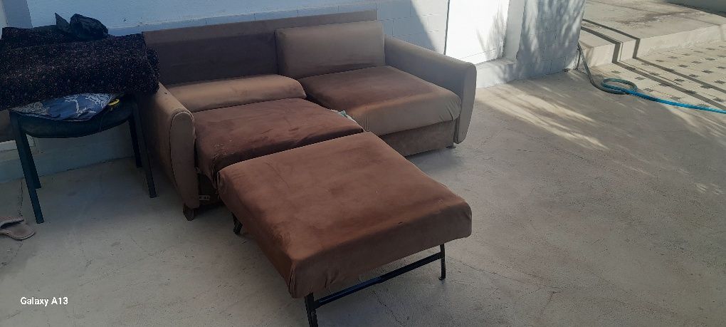 Диван кроват сотилади. продам диван кровать
