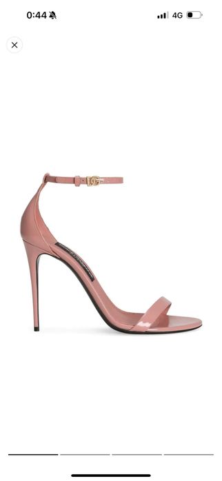 Обувки на ток всякакъв бранд