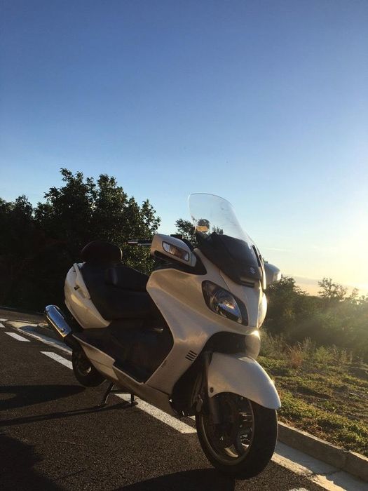 Vand suzuki 2010 NEGOCIABIL