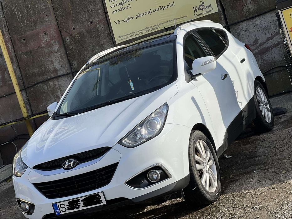 Hyundai ix35 2.0 CRDi 4x4 Full – Piele, Trapa, Scaune Încălzite