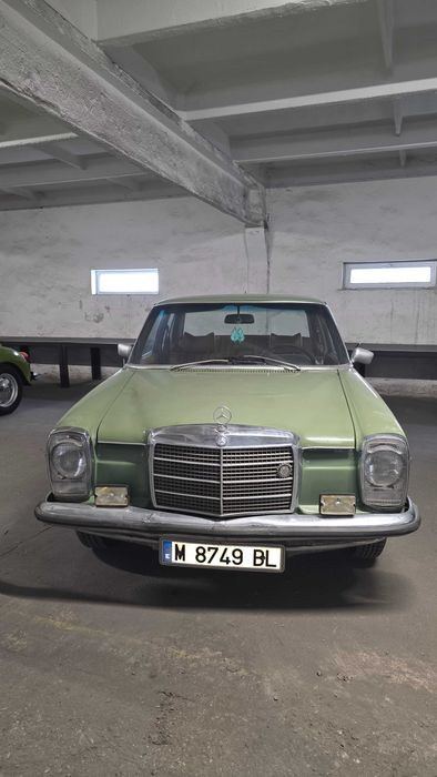 Mercedes-Benz w115 - 200D - 1976 Retromobil