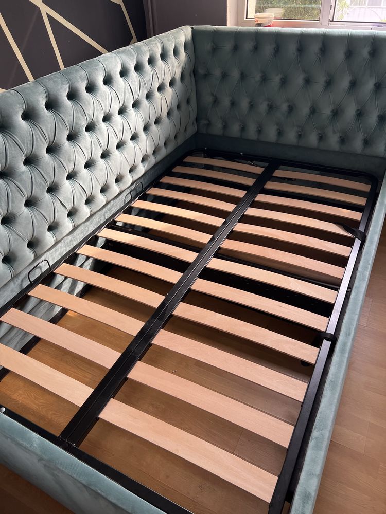 Pat tapitat pe colt 120x200 cu saltea pentru copii