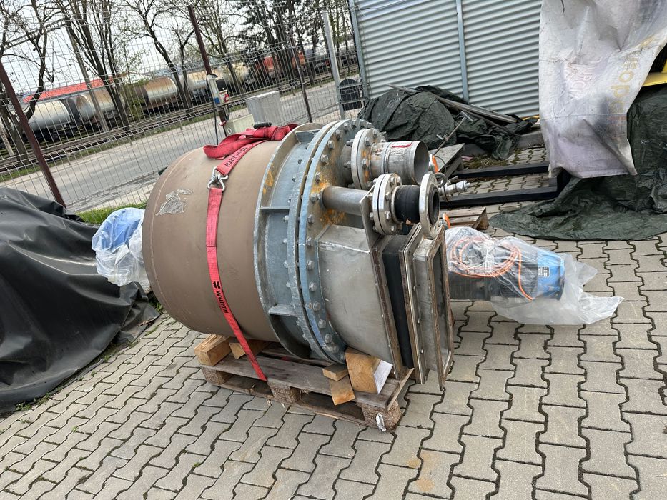 Reactor 1500 litri , inox cu mixer