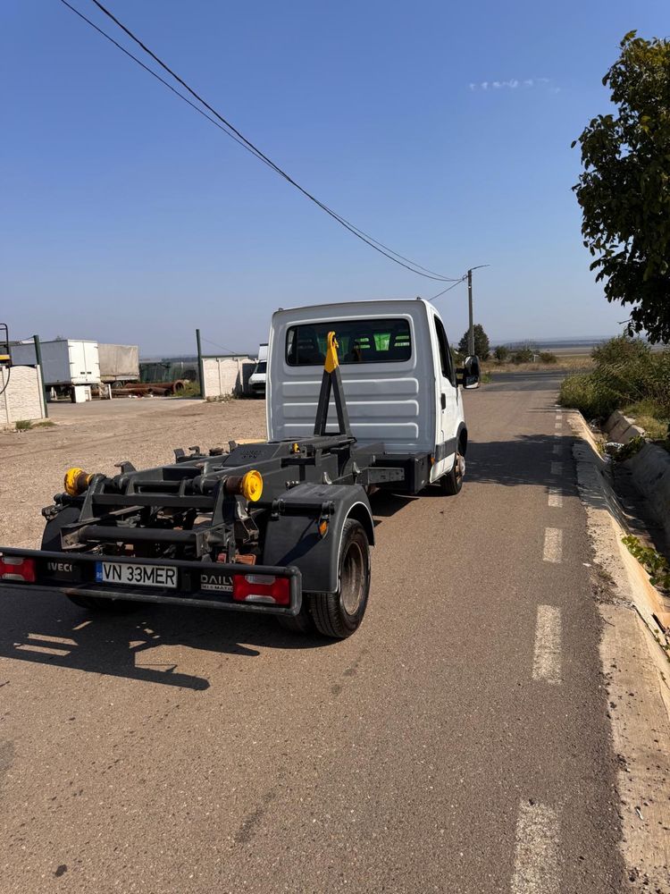 Iveco Daily cu abrollkipper