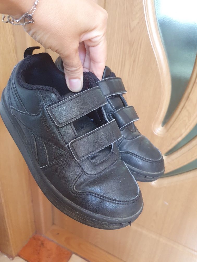 Adidași Reekook 32