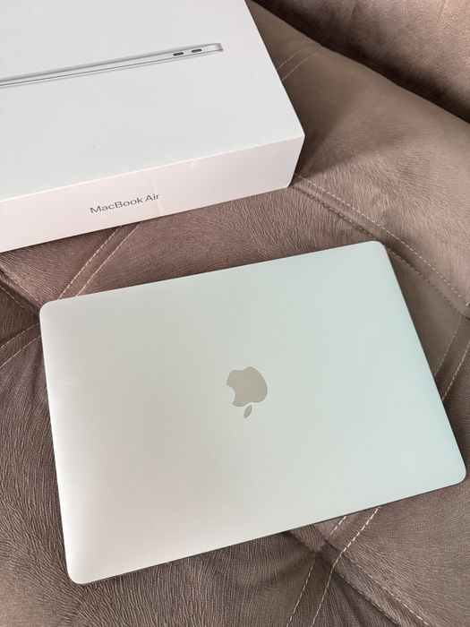 MacBook Air M1 (2020)