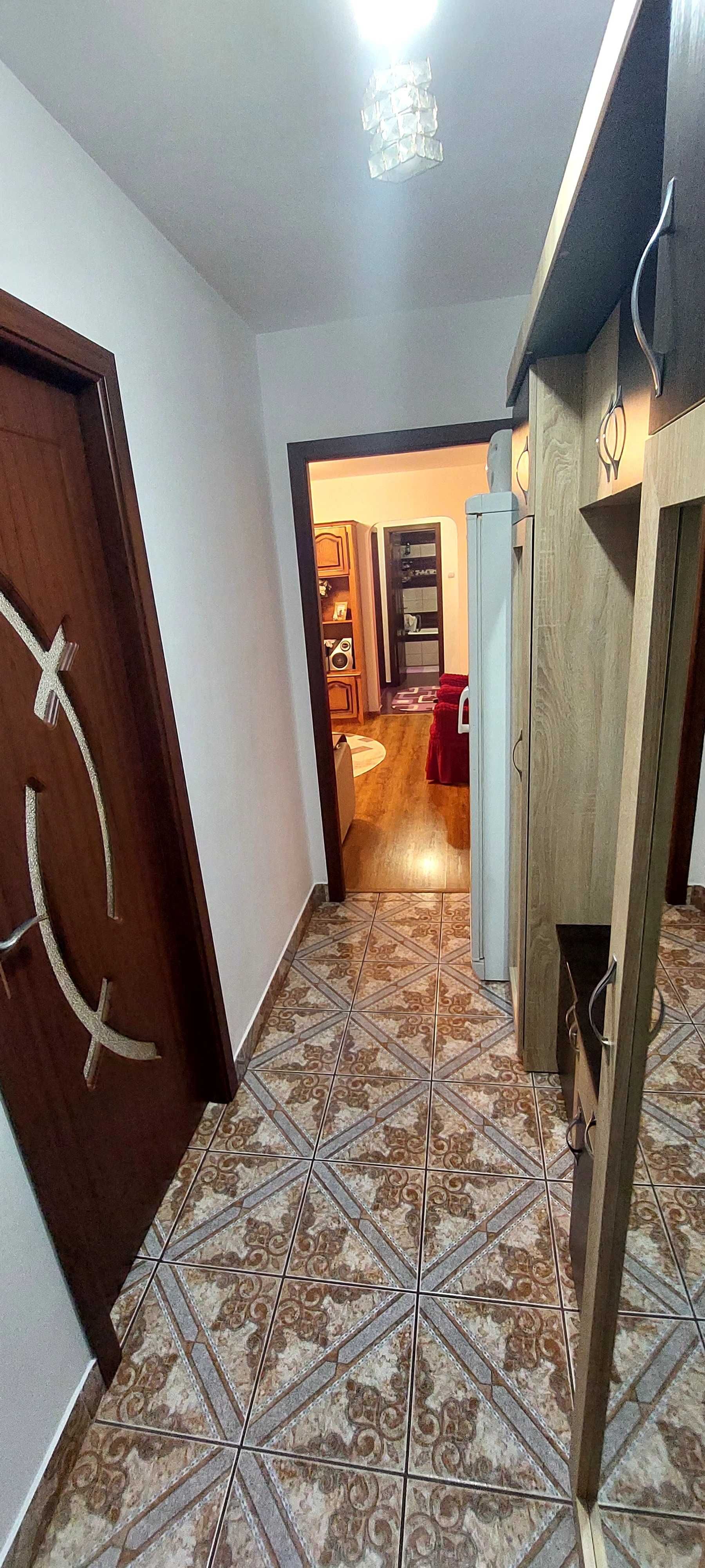 Apartament 2 camere semidecomandat