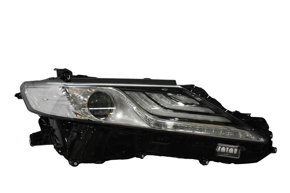 Фара (3 Led) RH Camry 17-