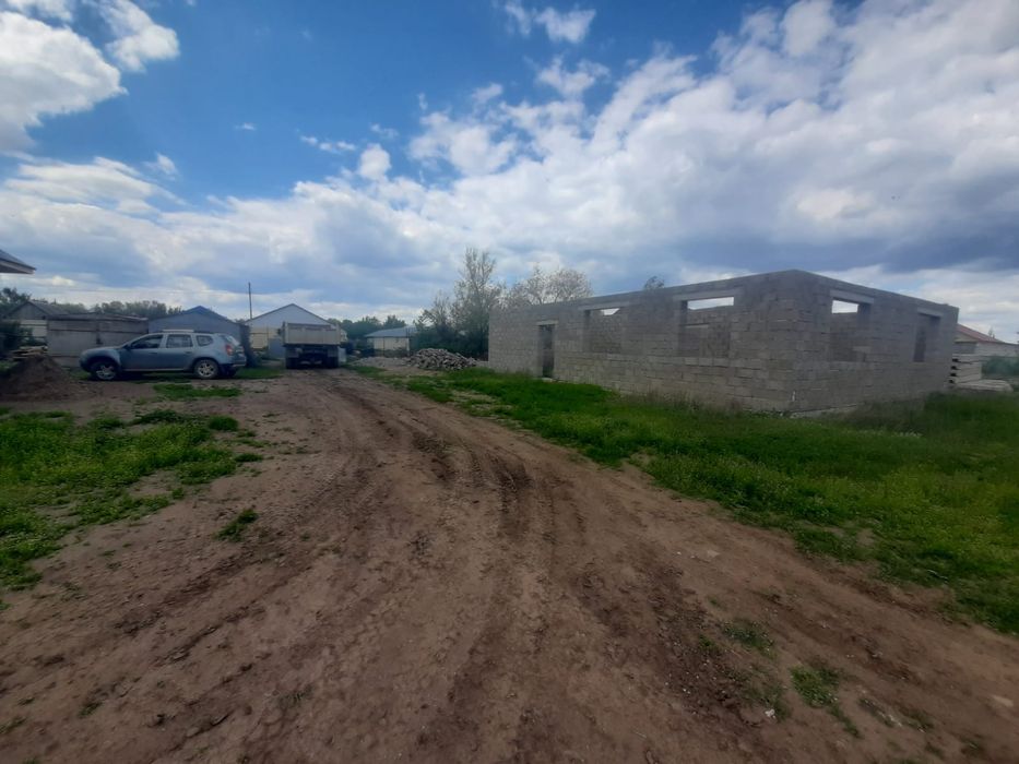 Продаётся недостроеный дом