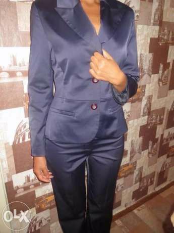 Продам женский костюм, р.42.