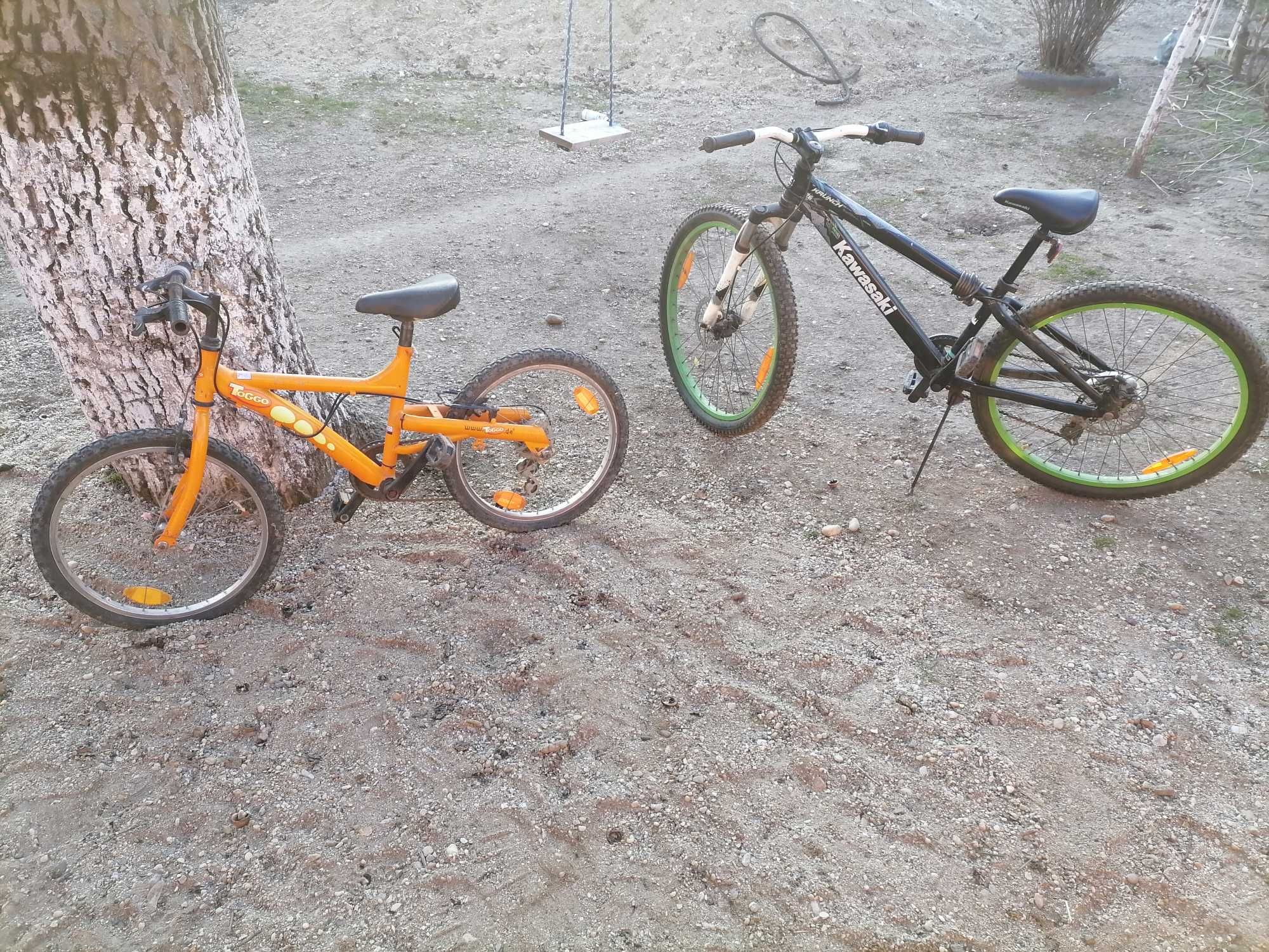 Bicicleta copii cu inaltimea pana la 120cm, cu roti ajutătoare.