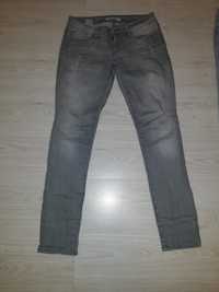 Женские джинсы размер 44