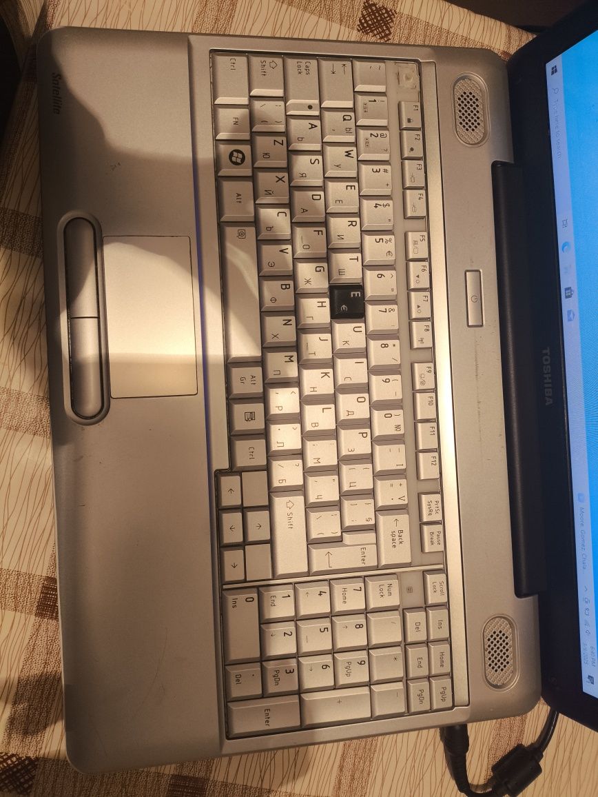 Лаптоп Toshiba Satellite L500-1U7