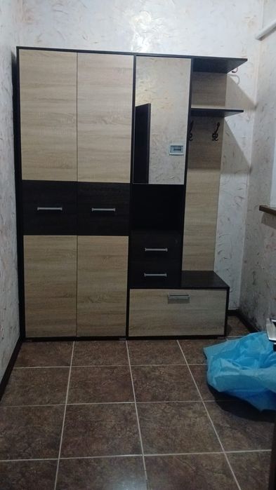 ЕвроМебель для прихожей в хорошем состоянии