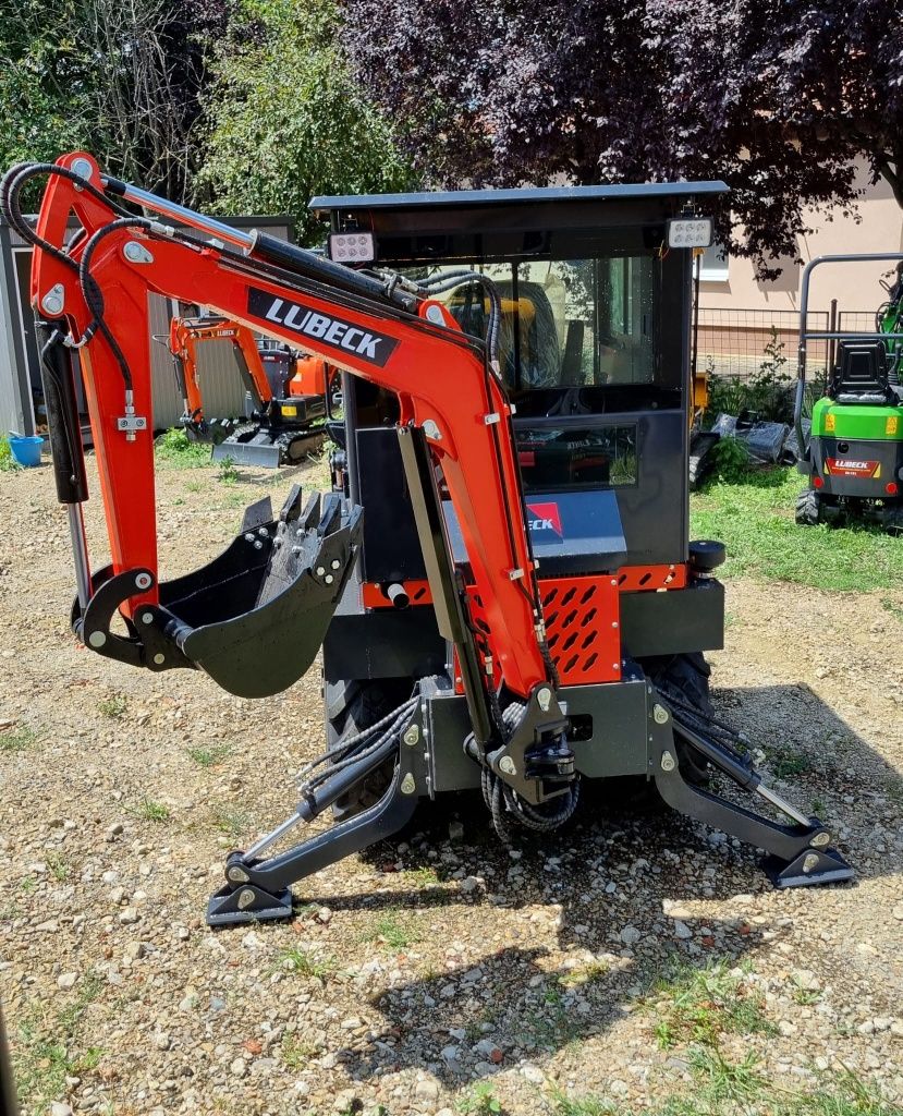 Buldoexcavator Lubeck ALV 3.8 t. Nou