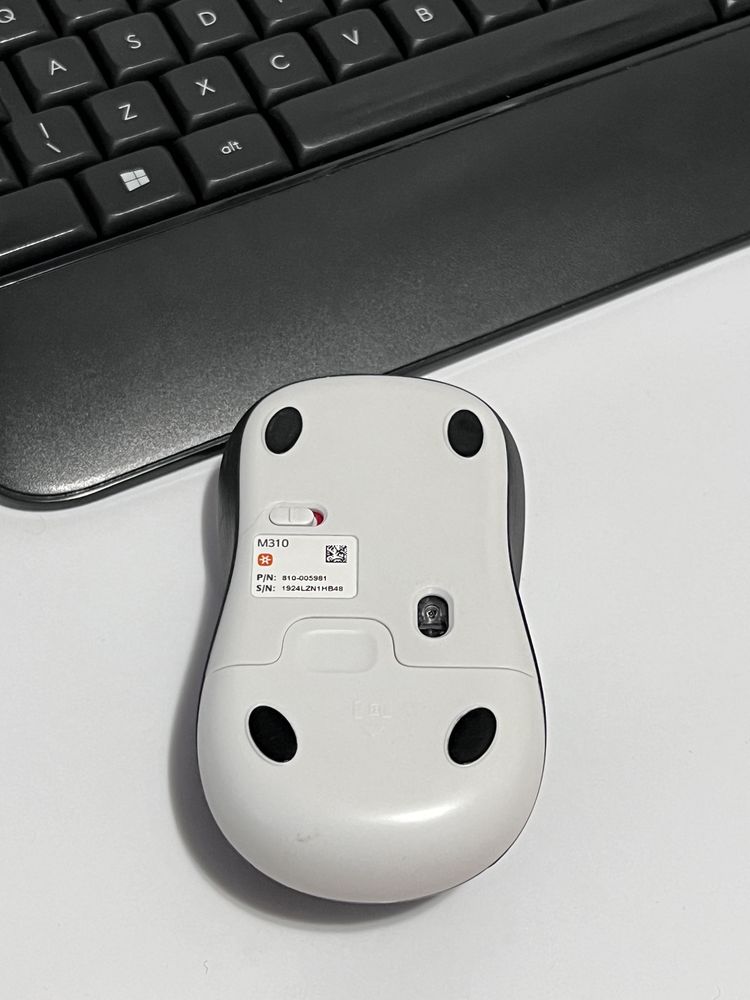 Logitech tastatură și mouse