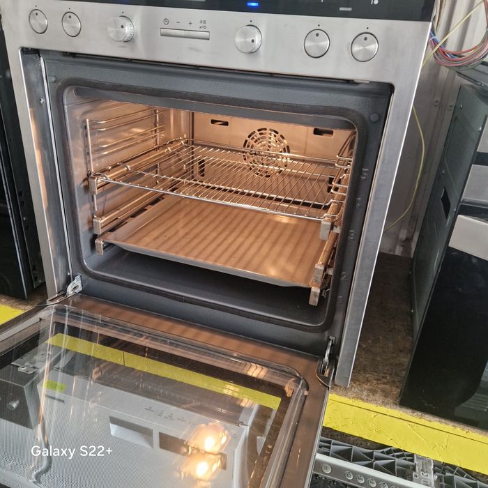 Комплект фурна и плот за вграждане SIEMENS Pyrolyse