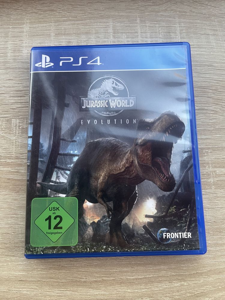 Vand Jurassic World Evolution pentru Ps4