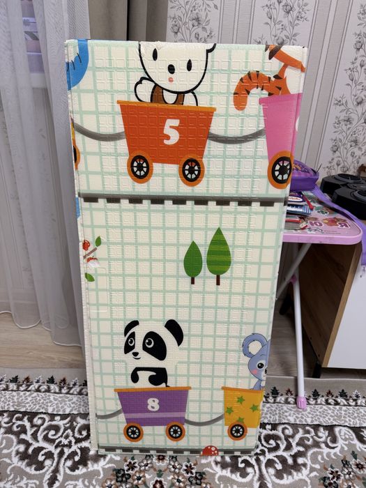 Детский коврик отдам за шококоладку