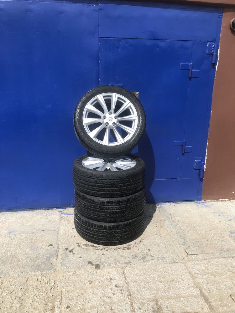 Продам автошины с дисками