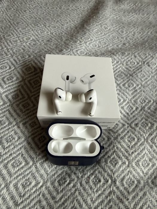 Airpods Pro 1st Gen + Кутия и всички тапи