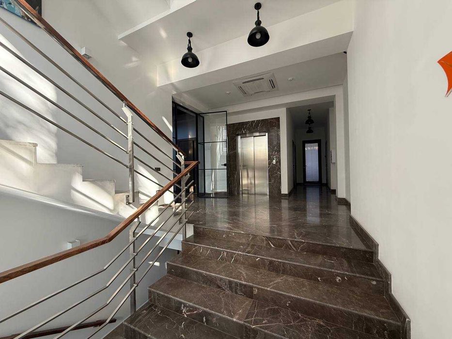 Сдается отдельно стояшая здание 1407м2 на в Мирабадском районе SH83