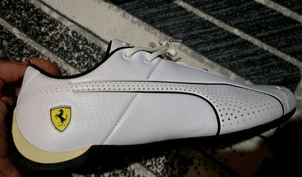 Puma SF Future Cat Ultra Ferrari в бяло и черно.