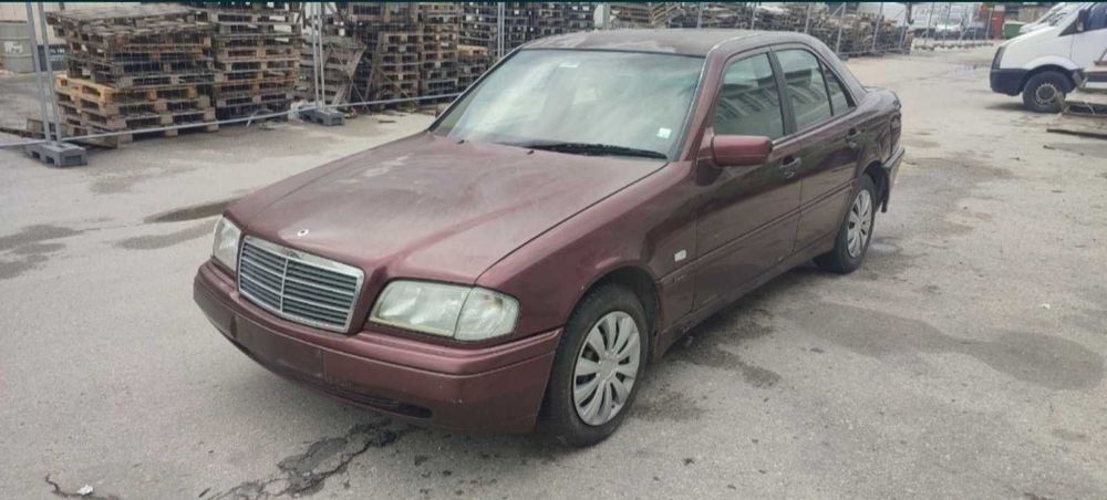 На части: MERCEDES C180 W202
