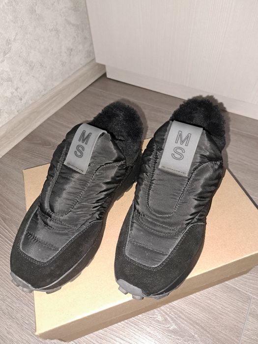 Продам зимние женские кроссы