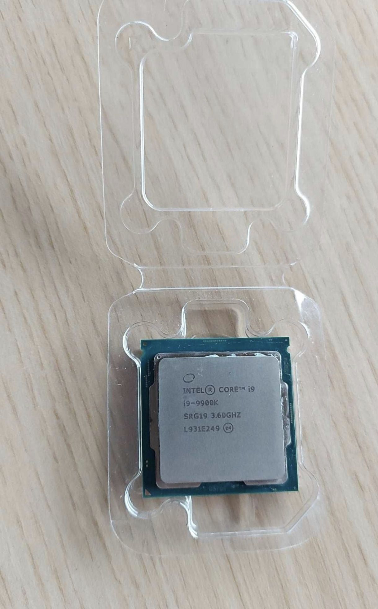 Vand sau schimb procesor I9 9900k